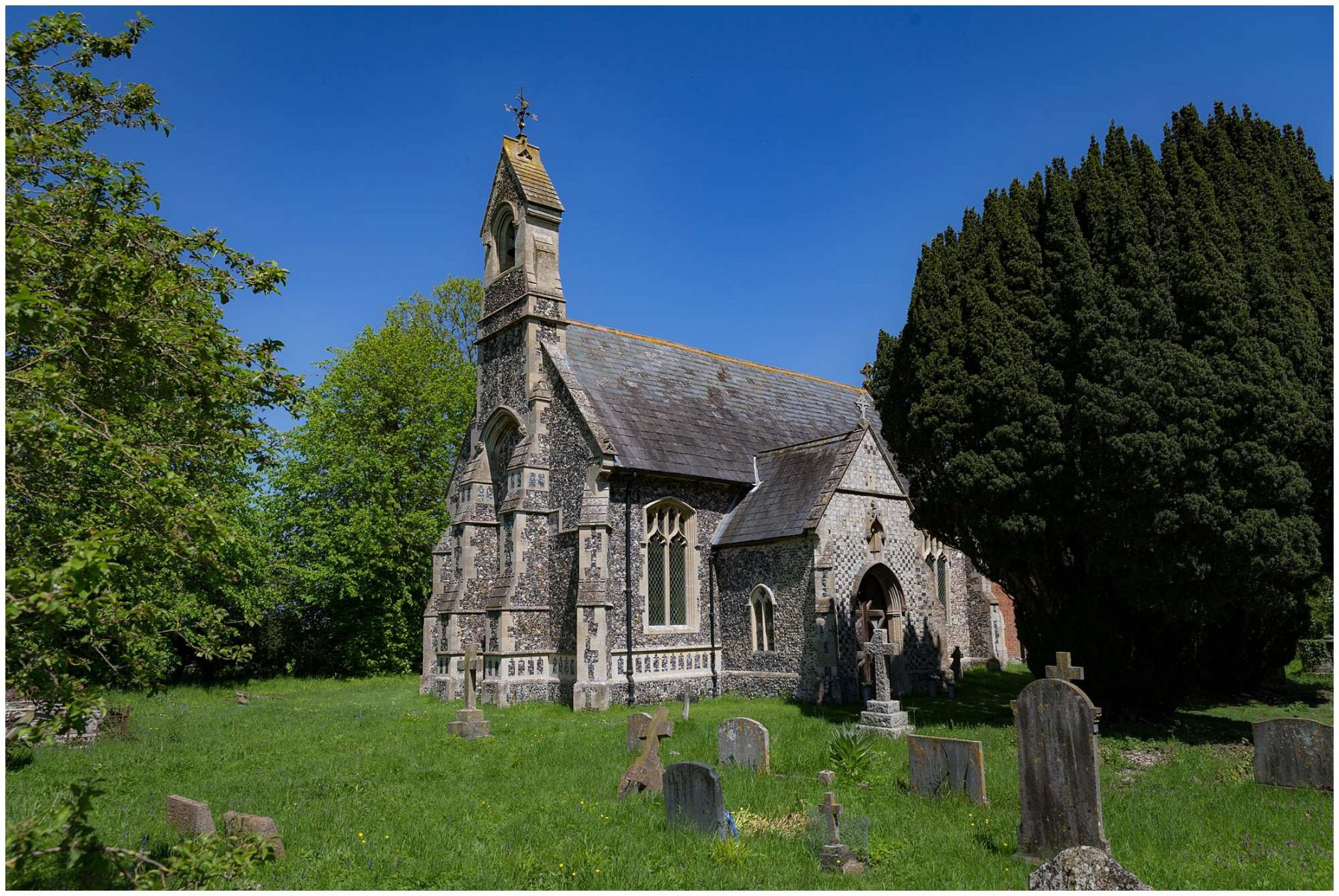Marnie & Laurence: Suffolk Village Wedding