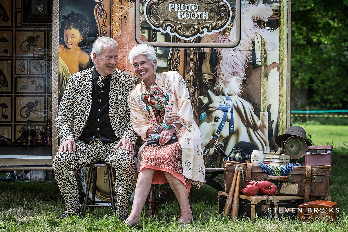 Britain Does Vintage Stody Lodge Norfolk photographer steven brooks photographs a couple in vintage vintage clothes at Britain Does Vintage in Norfolk