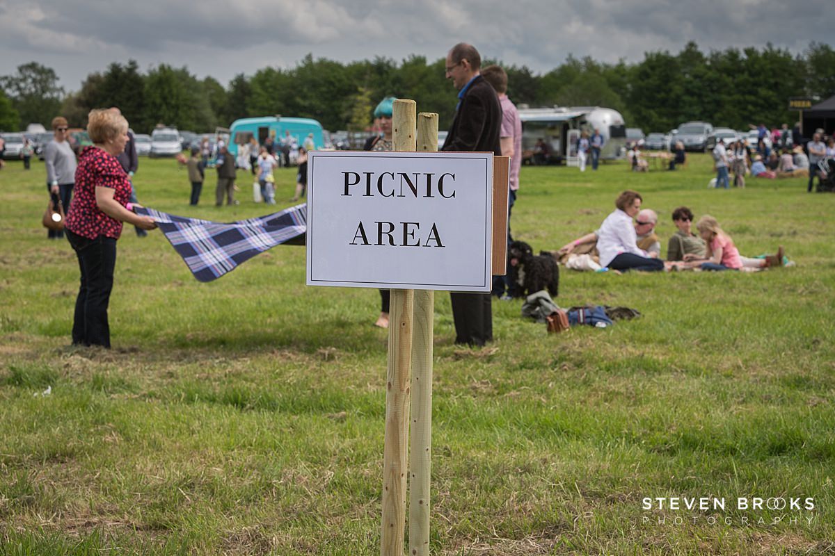 Britain Does Vintage Stody Lodge Norfolk photographer steven brooks photographs the picnic area at Britain Does Vintage in Norfolk