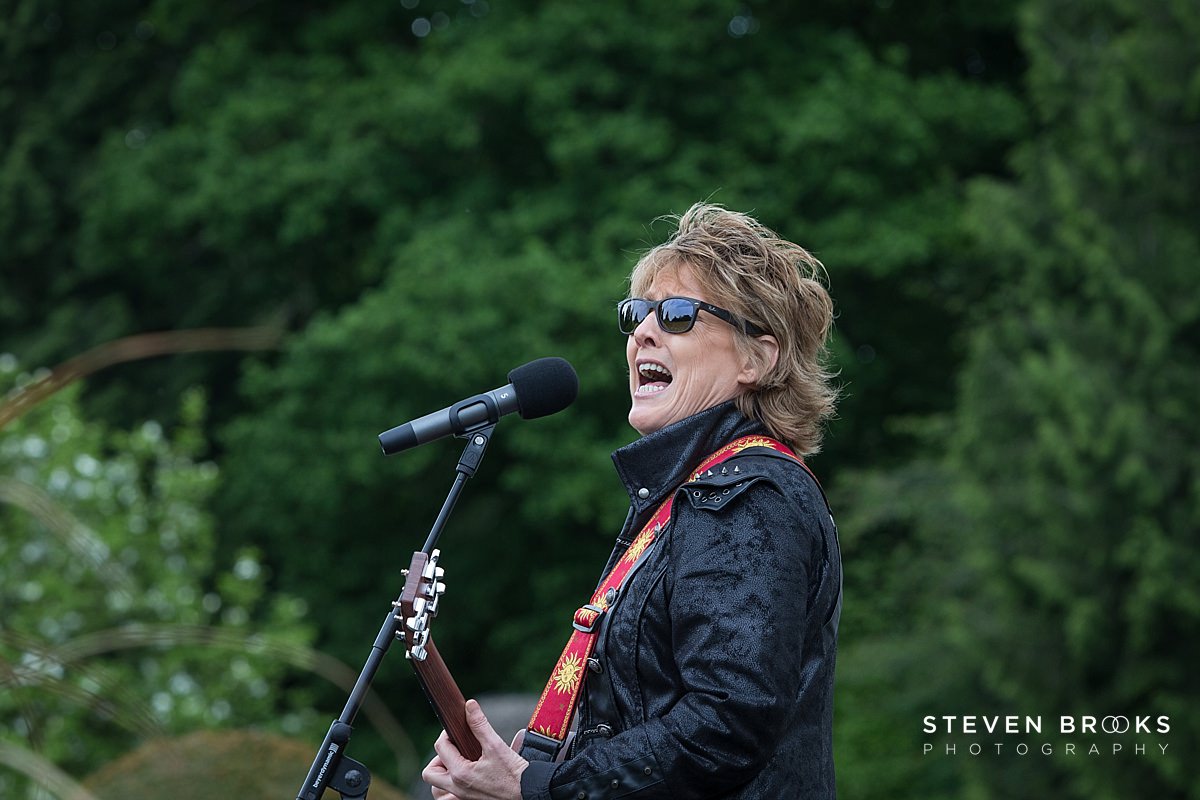 Britain Does Vintage Stody Lodge Norfolk photographer steven brooks photographs Katrina from Katrina and the Waves singing at Britain Does Vintage in Norfolk