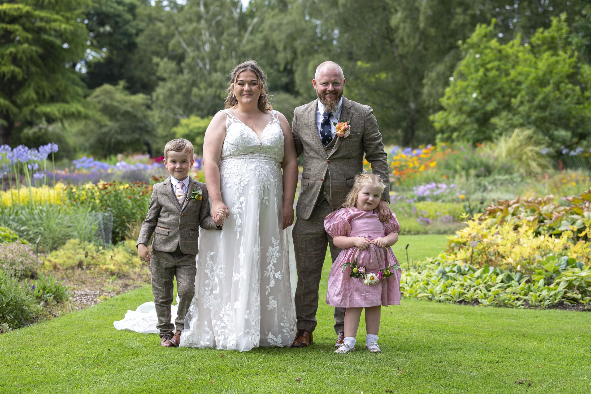Alice & James: Bressingham Hall, Norfolk Alice & James: Bressingham Hall, Norfolk